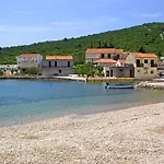 Apartman By The Sea Drace, Peljesac - 14019 *